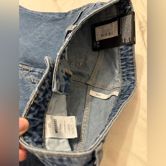 NWT - Weekday Voyage Jeans - 31 - high rise - straight leg - Picture 4 of 6